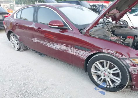 2017 Jaguar Xe 25T Premium z USA, uszkodzony, nr VIN SAJAD4BGXHA947189